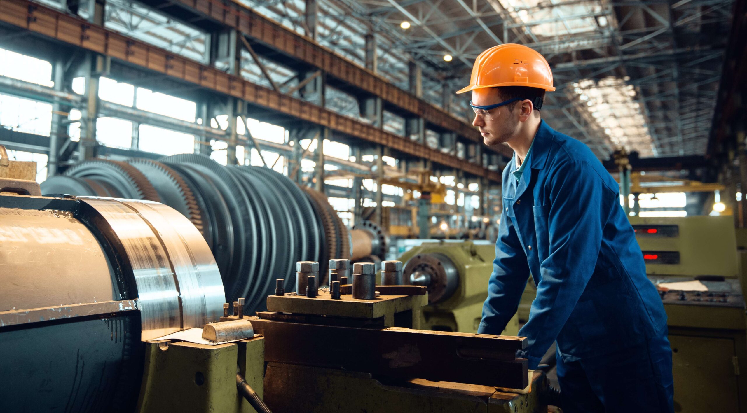 https://sunfix.ch/wp-content/uploads/2025/07/manufacturing-1--scaled.jpg